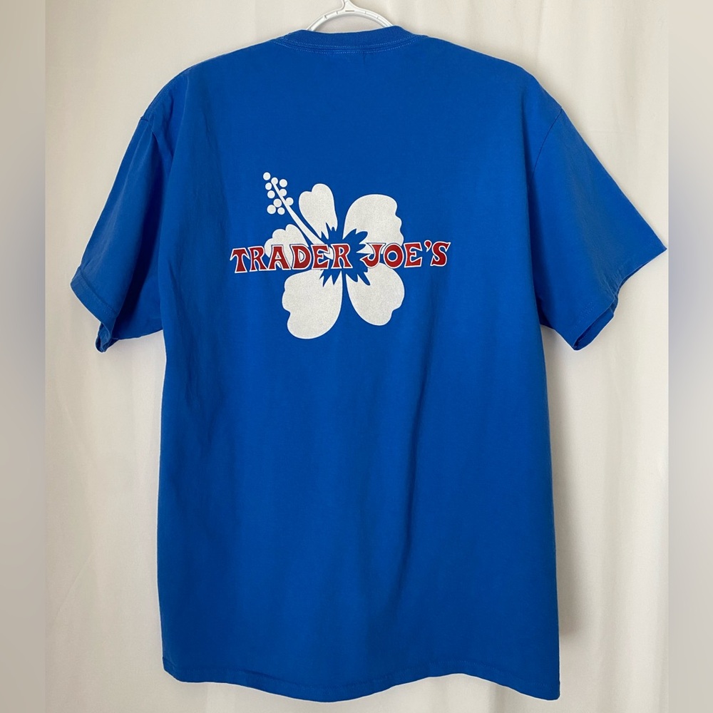 Trader Joe’s Blue Tee in Size Large